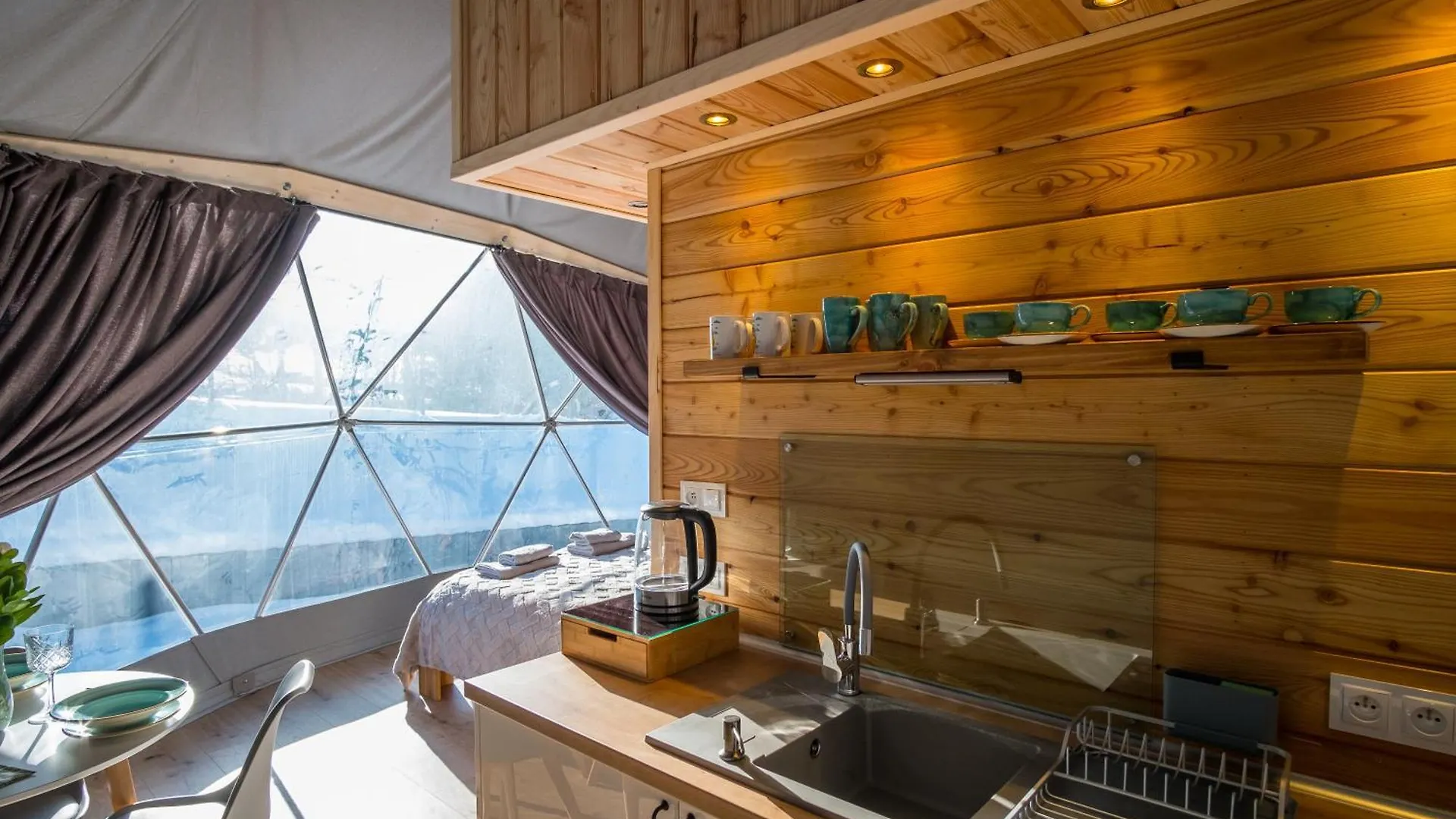 豪华帐篷 Glamp Mala Laka Jacuzzi & Sauna 扎科帕内