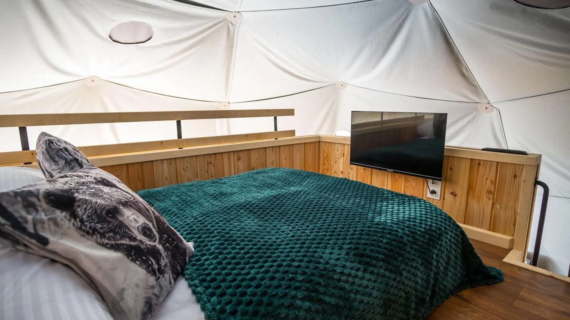 Glamp Mala Laka Jacuzzi & Sauna Zakopane Luxury tent