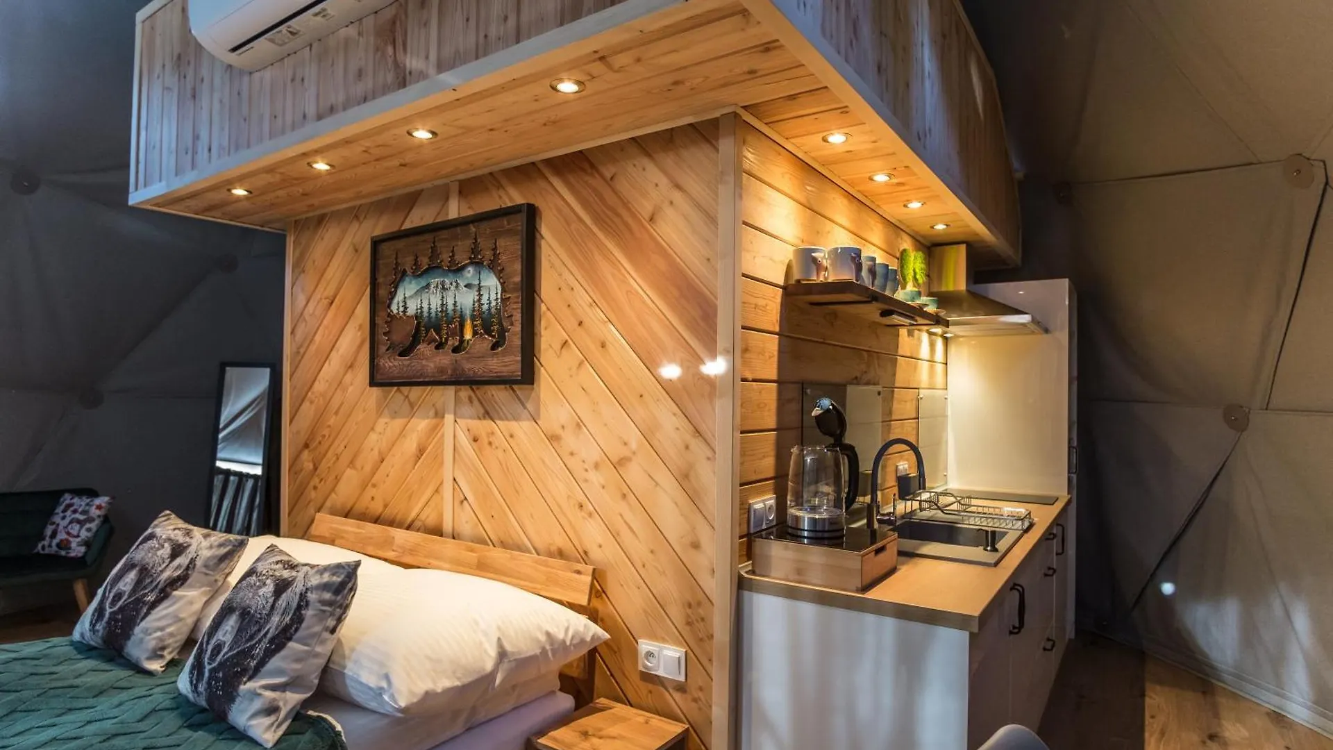 Luxury tent Glamp Mala Laka Jacuzzi & Sauna Zakopane Poland