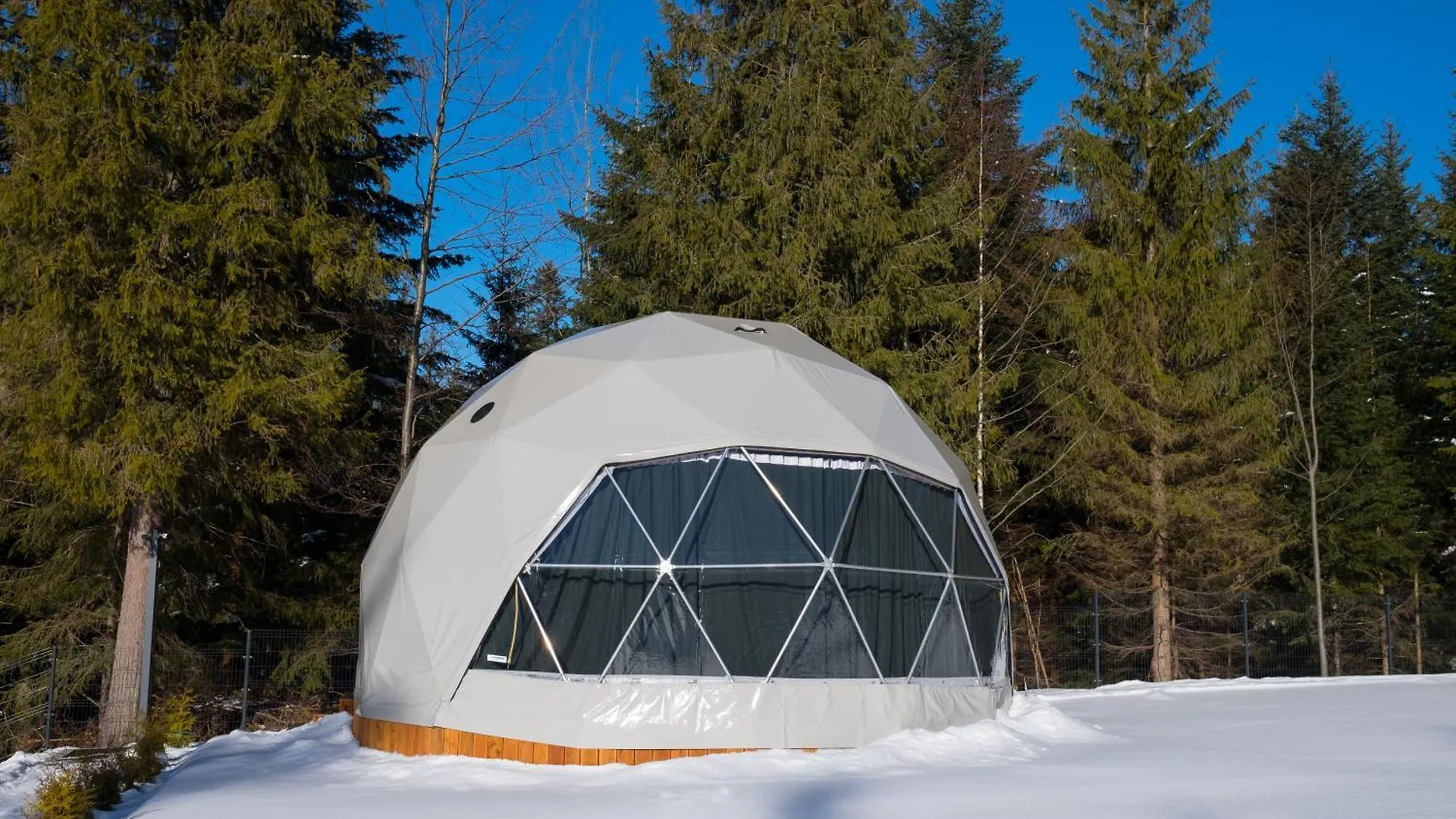 Luxury tent Glamp Mala Laka Jacuzzi & Sauna Zakopane Poland