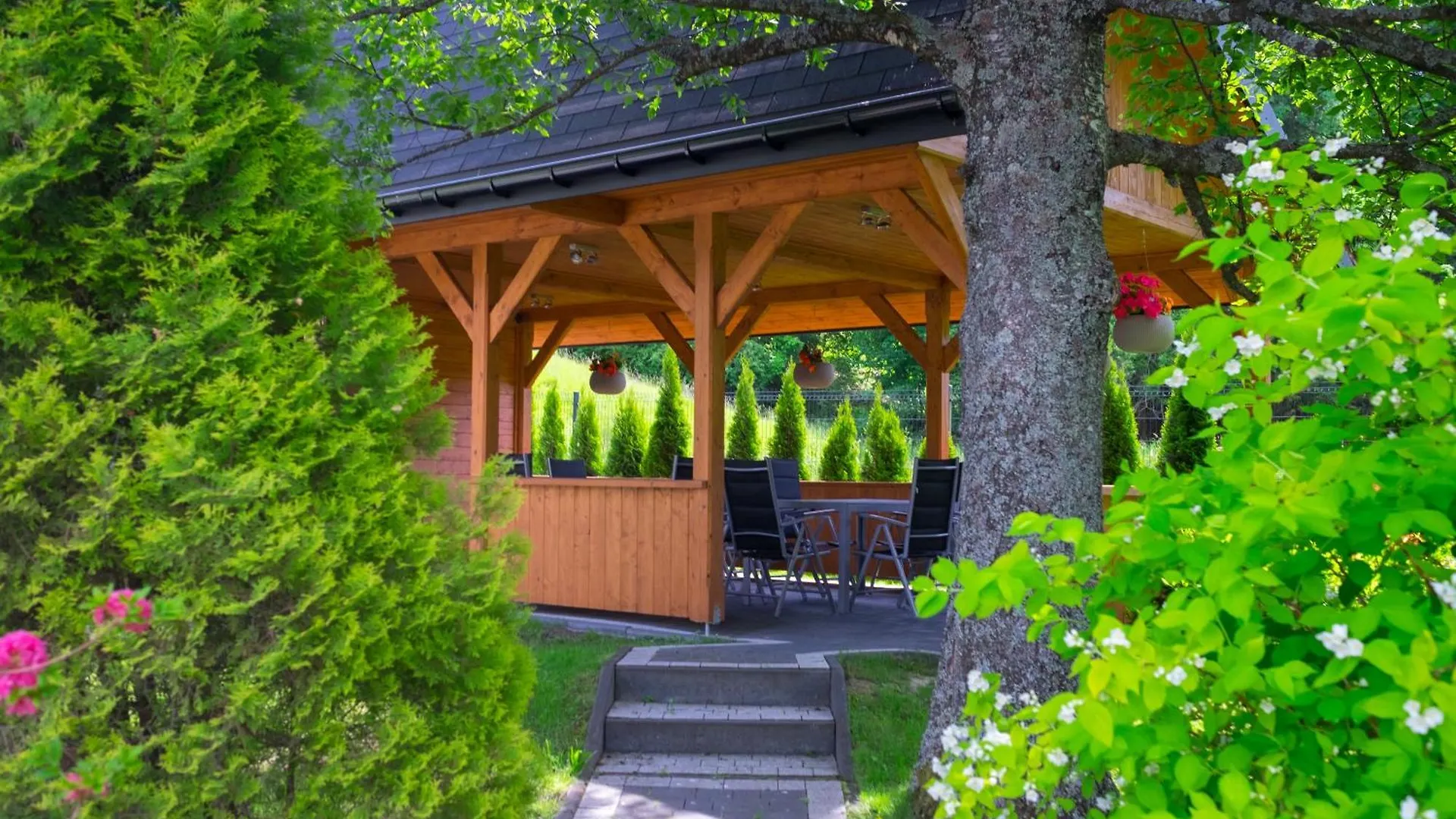 Glamp Mala Laka Jacuzzi & Sauna 扎科帕内 0*,
