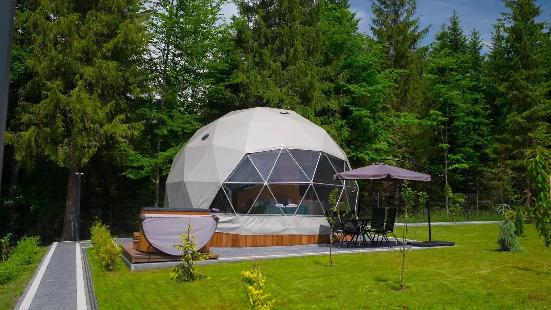 Glamp Mala Laka Jacuzzi & Sauna 扎科帕内